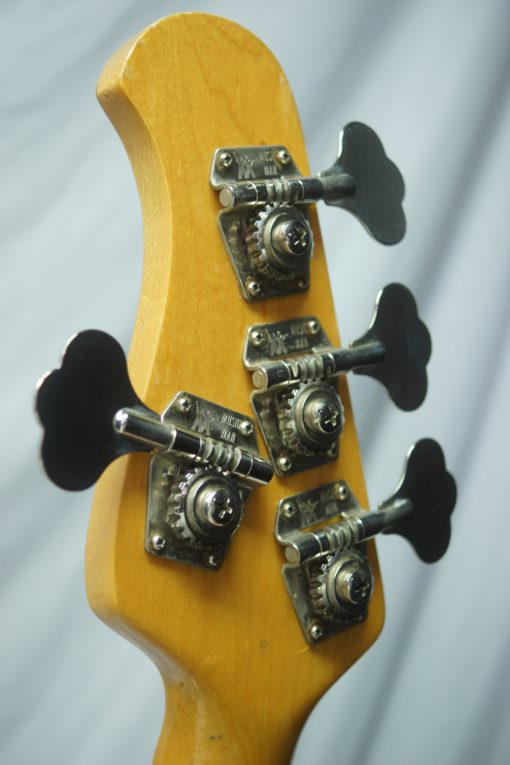 Sabre Bass neck