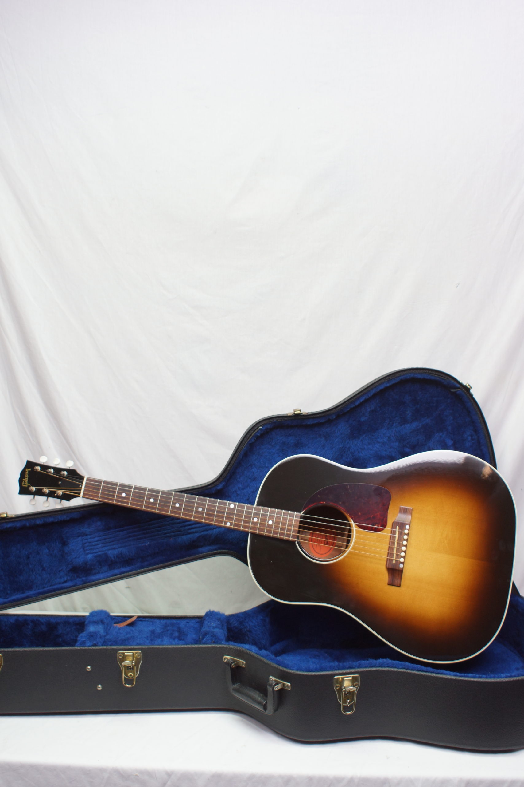 2002 Gibson J45 Acoustic Guitar Vintage Sunburst Made in Montana