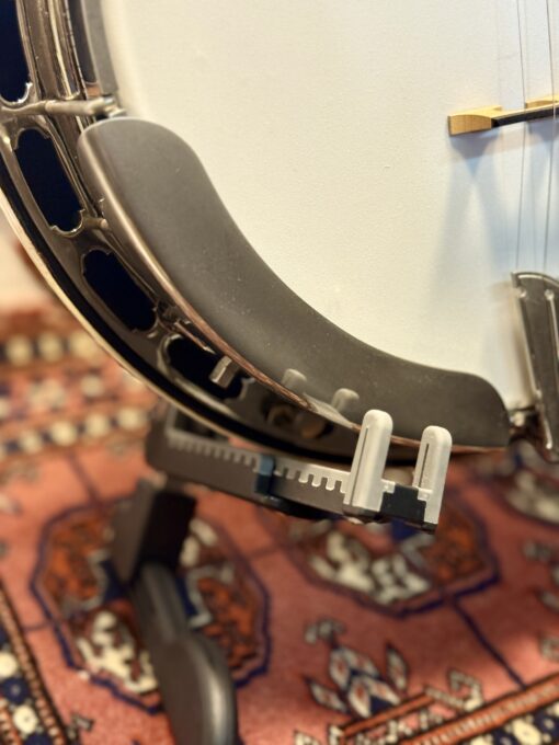 Rich & Taylor banjo armrest detail showing excellent condition and comfortable player design