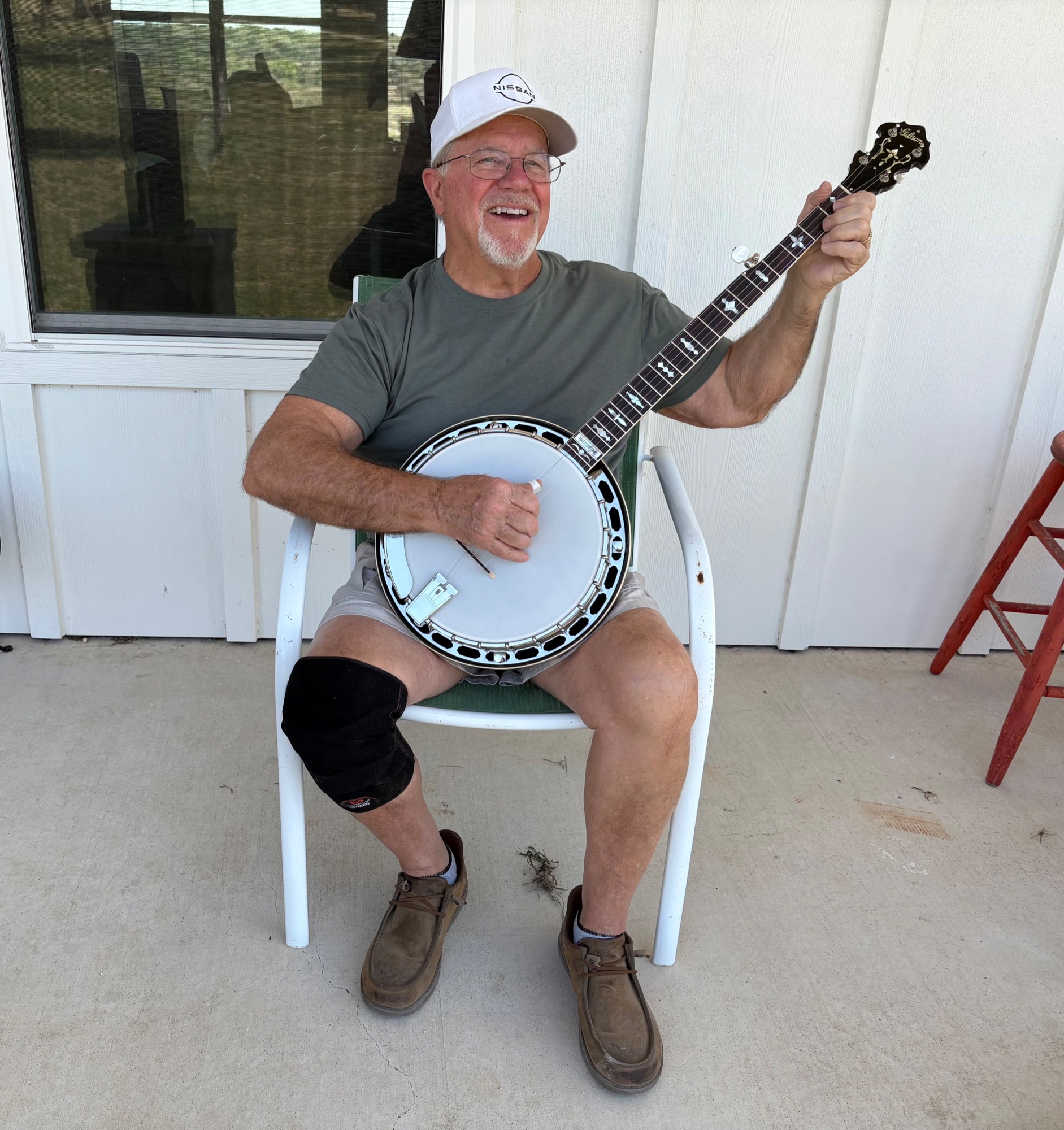 Danny Smith of Gatesville, Texas playing his 1998 Gibson RB-3 Mastertone banjo purchased from Banjo Warehouse