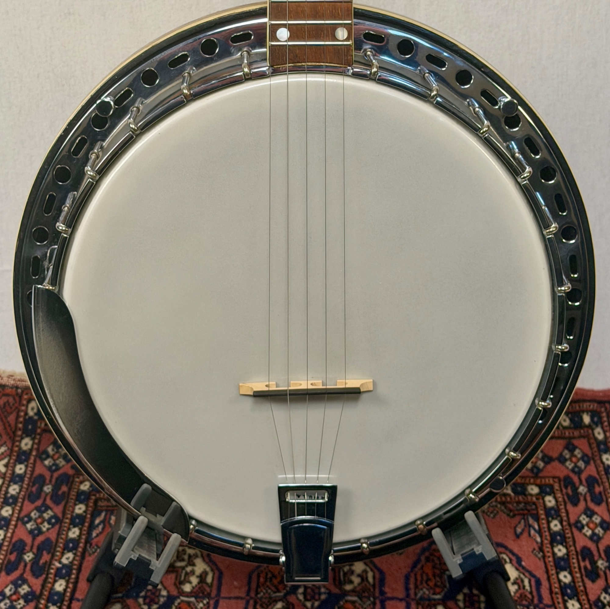 Salstrom B5-C banjo front view showing full pot head chrome flange and bridge