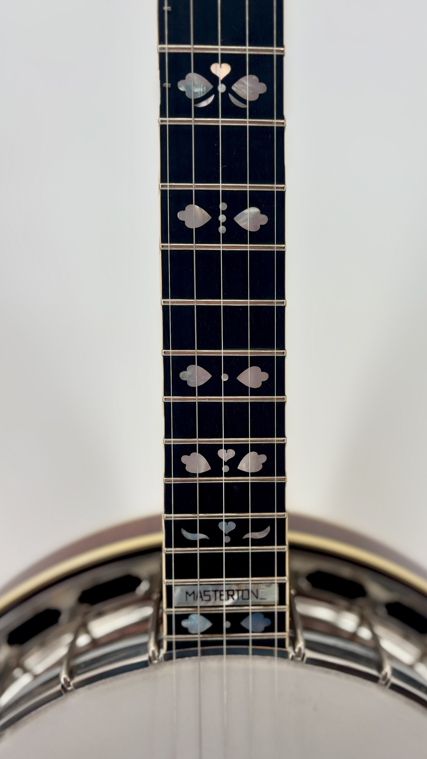 Ebony fingerboard and the Mastertone block on the 1988 Gibson Earl Scruggs Standard