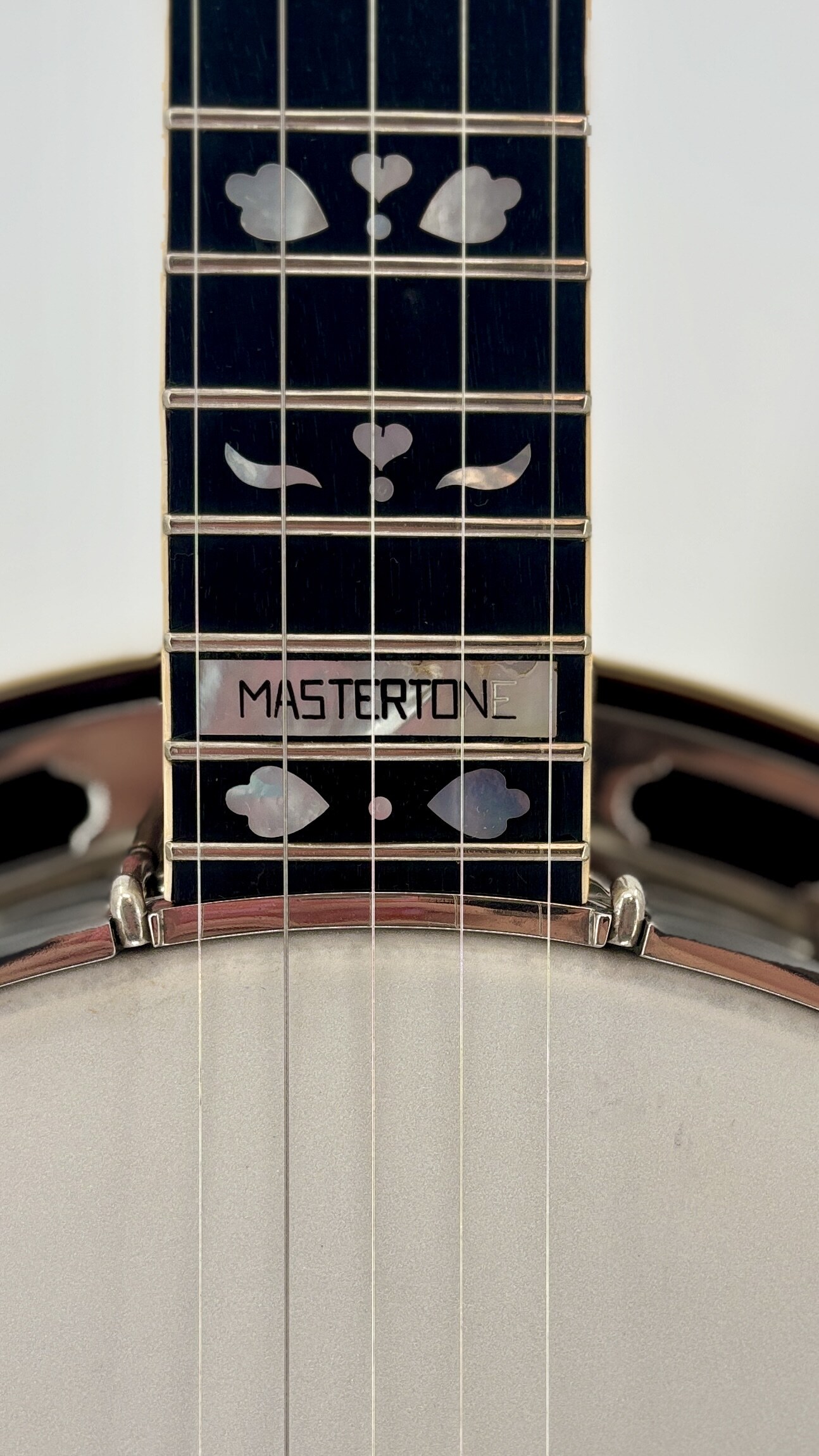 Close-up of the Mastertone block at the end of the fingerboard on the 1988 Earl Scruggs Standard