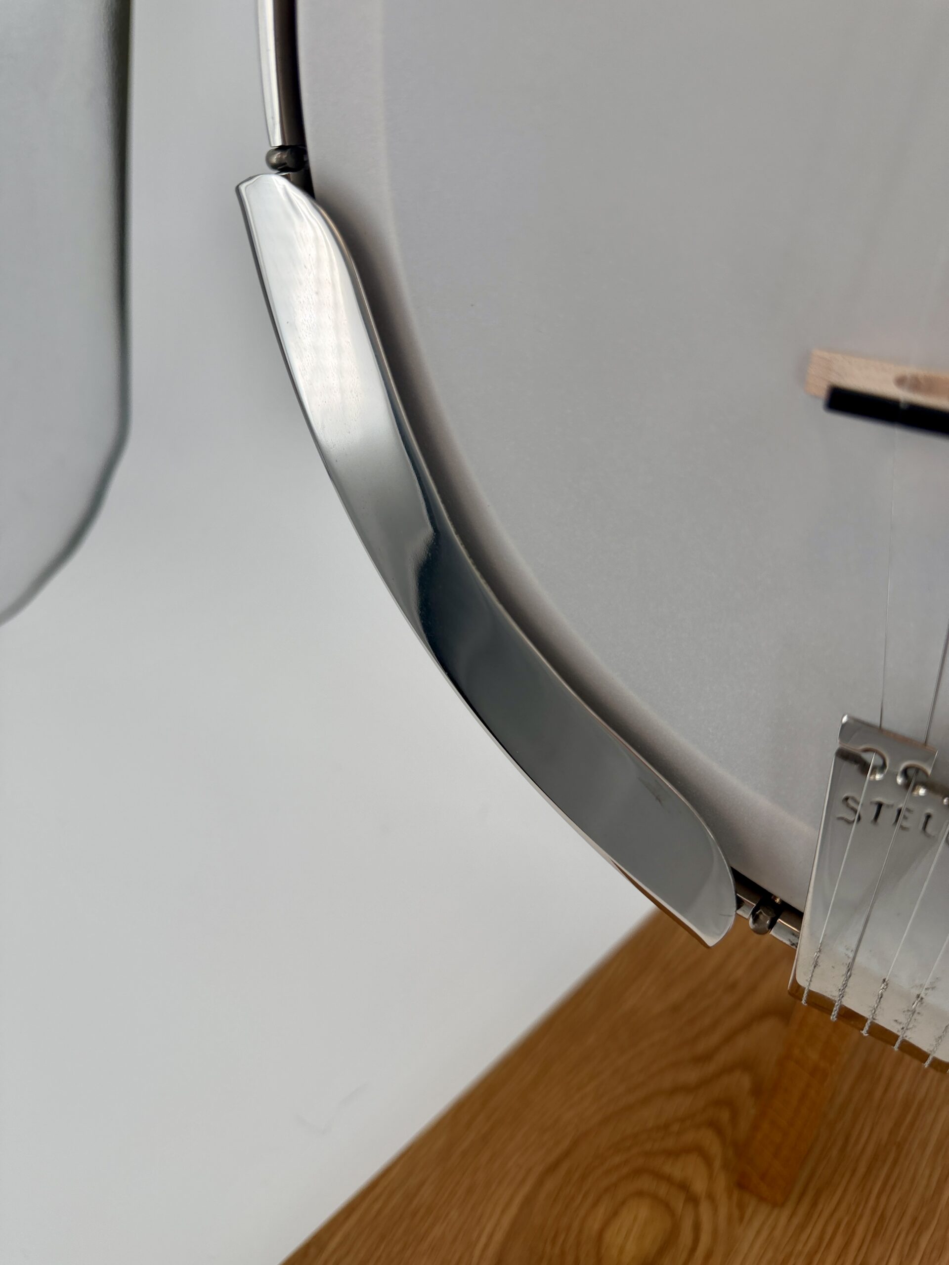 Chrome armrest detail on the Stelling Sunflower banjo