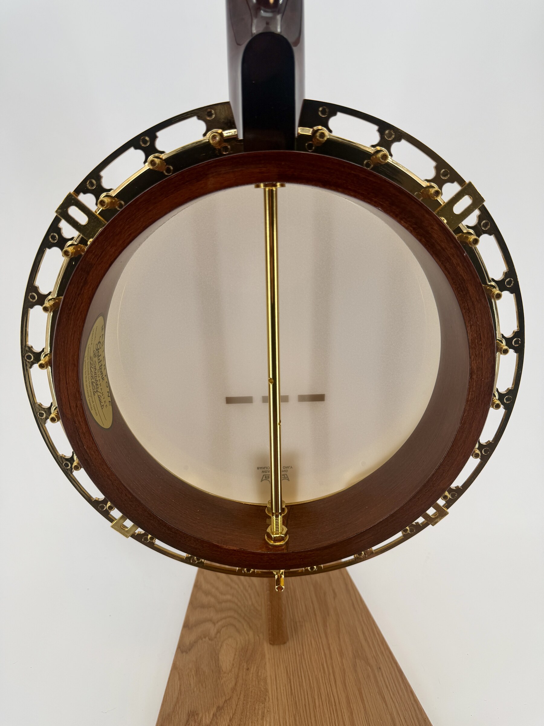 Inside the pot: three-ply maple rim and gold plated coordinator rod